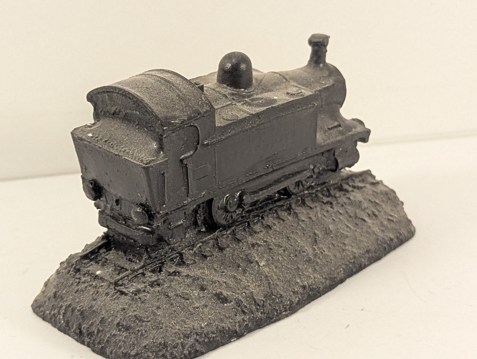 Kingmaker Handmade Coal Sculpture Dock Tank Engine Ornament