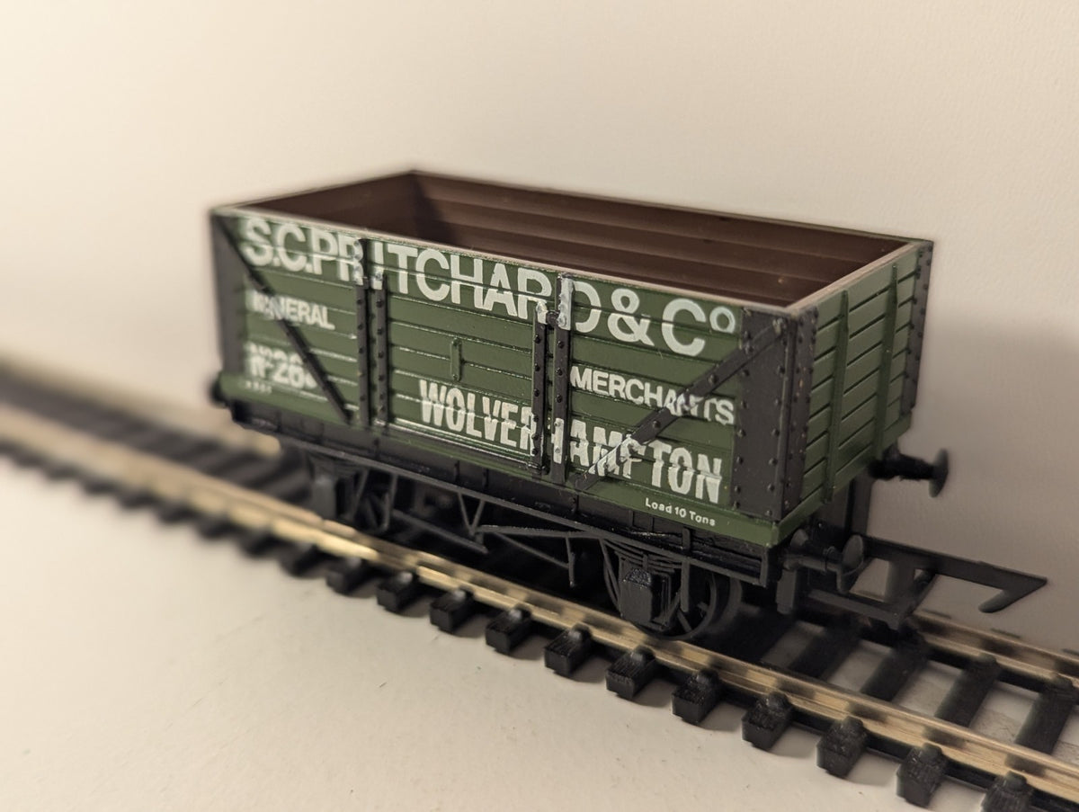 Graham Farish 12112 OO Gauge 7 Plank Wagon – S.C. Pritchard & Co