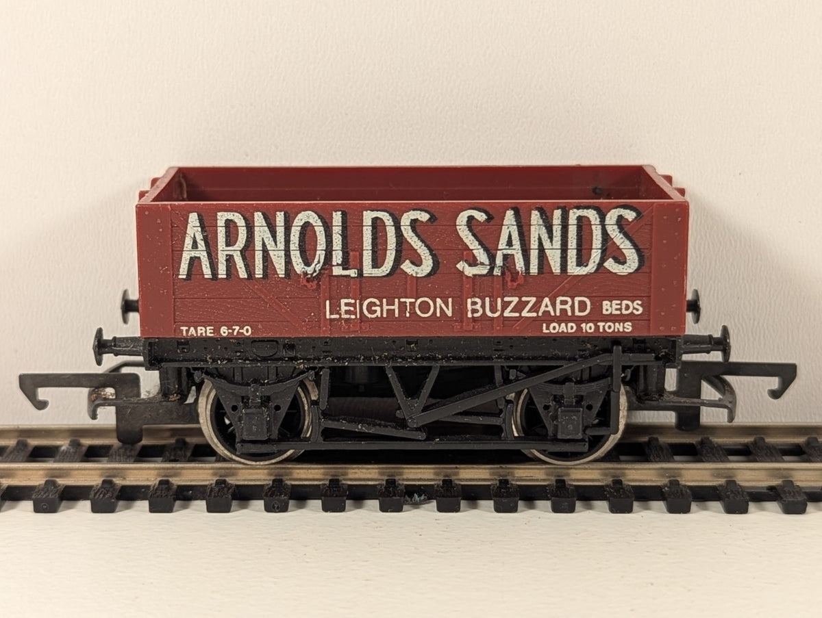 Hornby R097 OO Gauge Arnold Sands 5-Plank Wagon