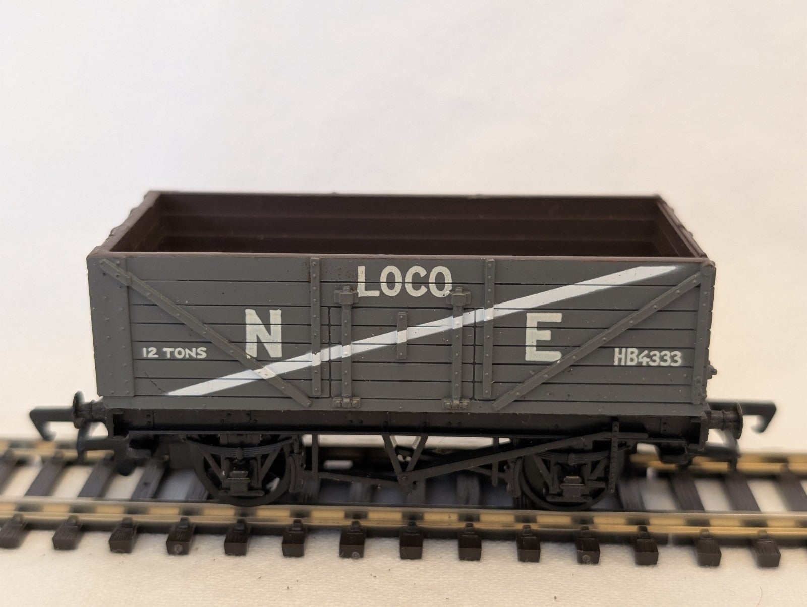 Mainline OO Gauge 7 Plank 12 Ton Loco Coal Wagon Goods Wagon HB4333