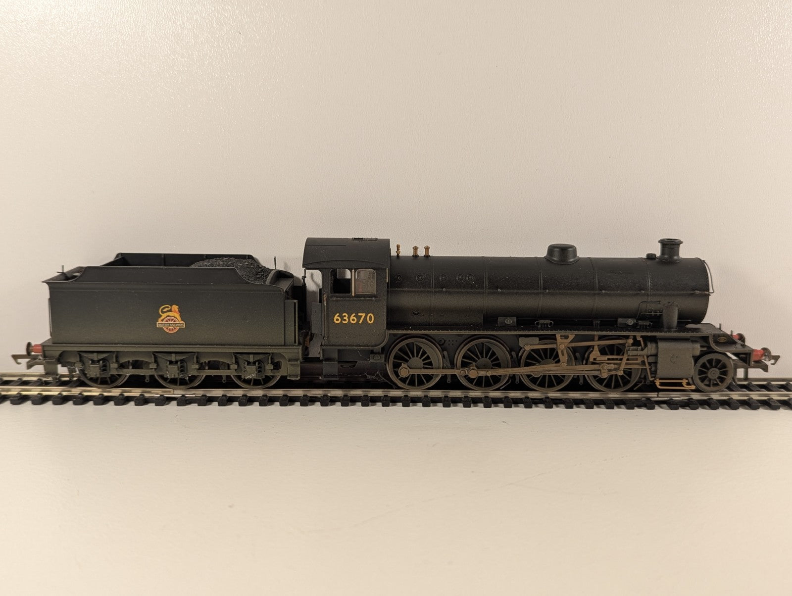 Hornby R3089 BR Thompson Class O1 2-8-0 No. 63670 Weathered