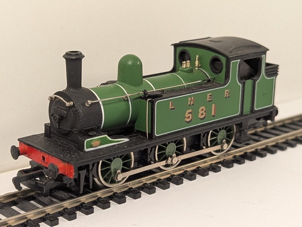 Mainline 37054 OO Gauge Class J72 0-6-0T LNER Apple Green – Spares/Repair