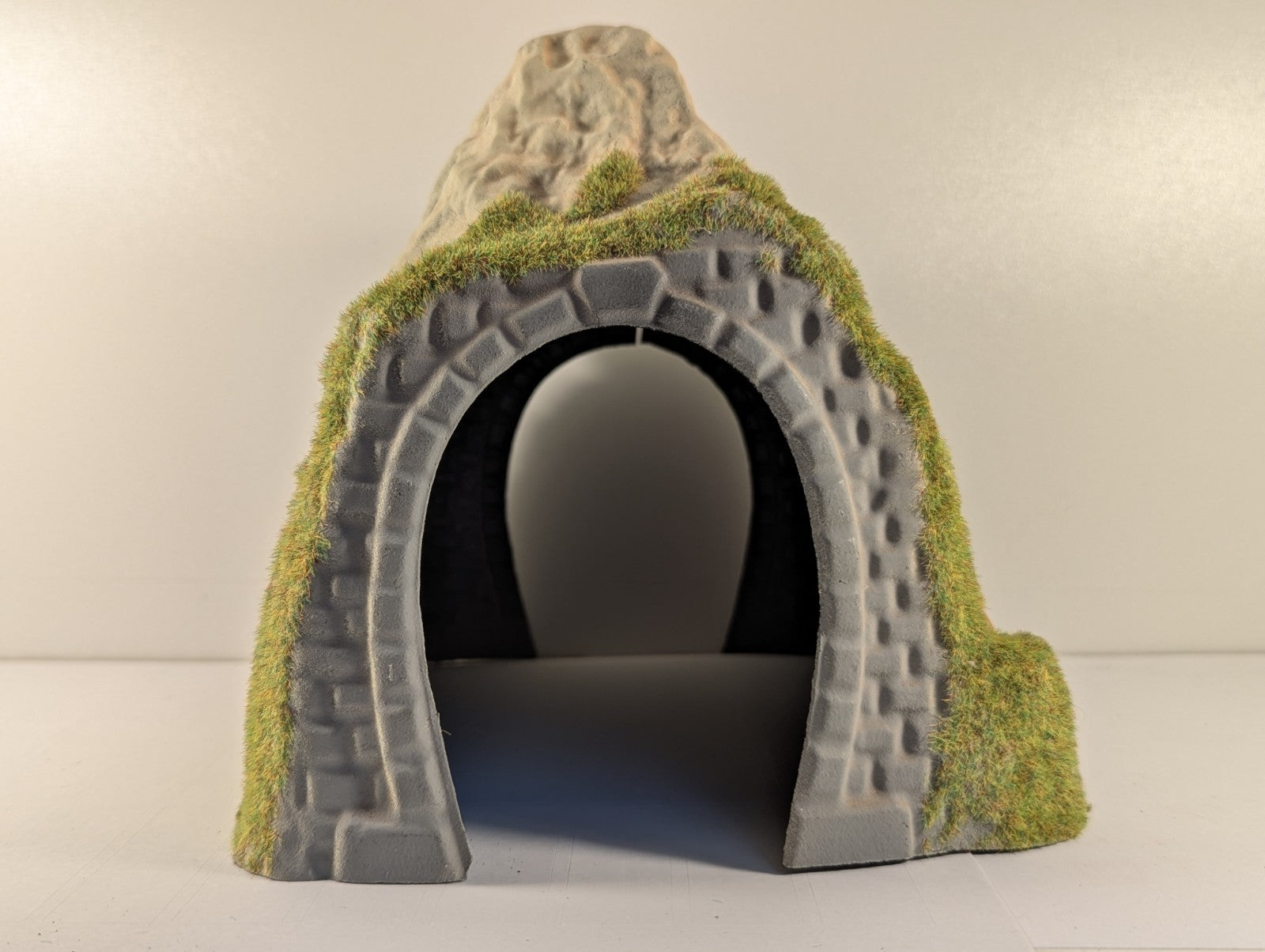 Noch HO Gauge Landscape Construction Single Track Mountain Tunnel