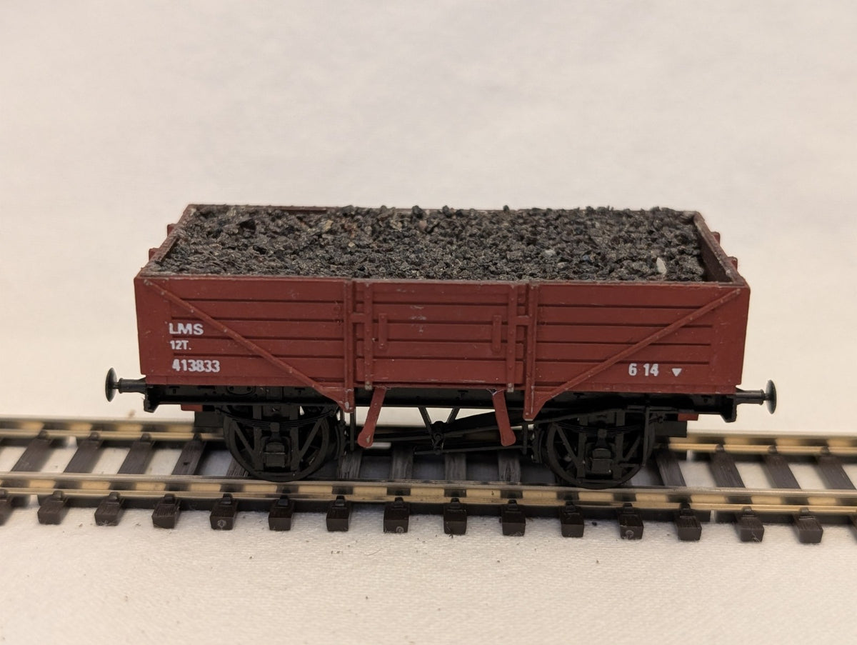 Dapol OO Gauge LMS 5 Plank Open Wagon with Coal Load Goods Wagon 41