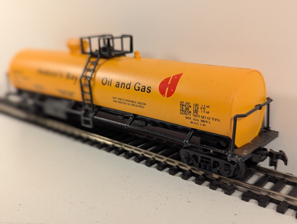 Life-Like HO Gauge Hudson’s Bay Oil & Gas Tank Wagon
