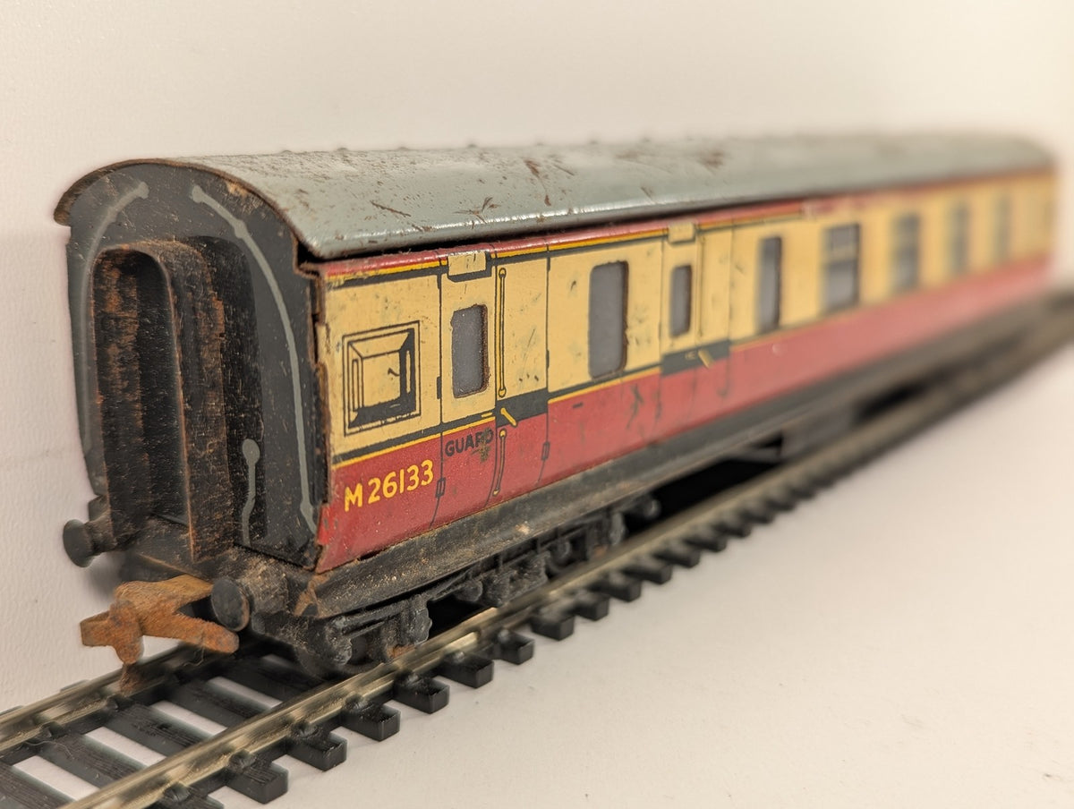 Hornby Dublo OO Gauge D12 Corridor Brake Third Coach 'The Talisman'