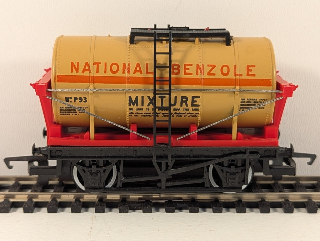 Hornby R239 OO Gauge Orange National Benzole Tank Wagon