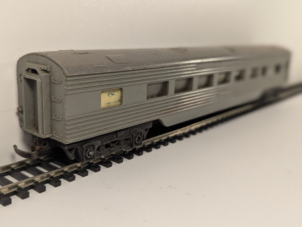 Tri-ang OO Gauge Transcontinental Passenger Coach Grey R.24/25