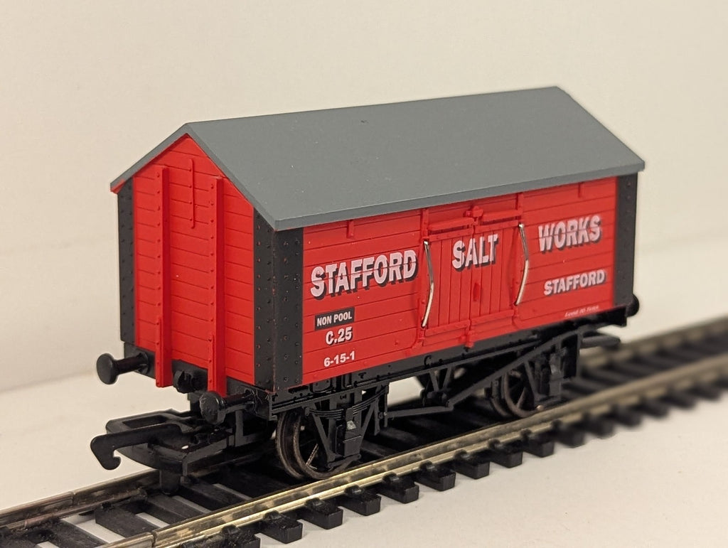 Dapol OO Gauge Stafford Salt Works Salt Van Goods Wagon C.25 B635