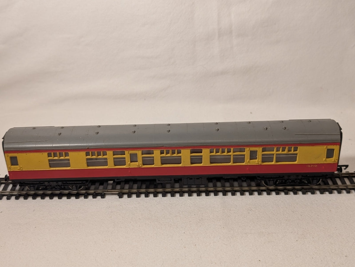 Hornby OO Gauge BR Mk1 Corridor Composite Coach No. 15210
