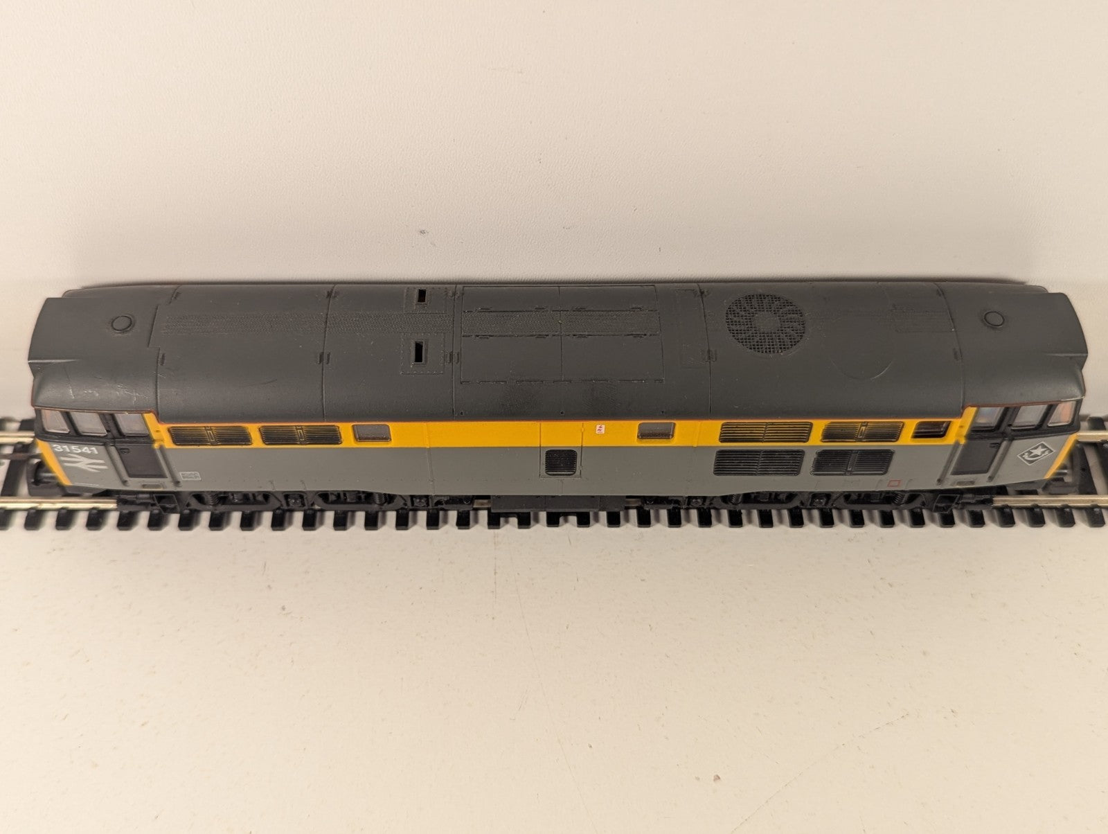 Lima OO Gauge BR Class 31 31541 Dutch Livery Diesel Locomotive Missing Buffers