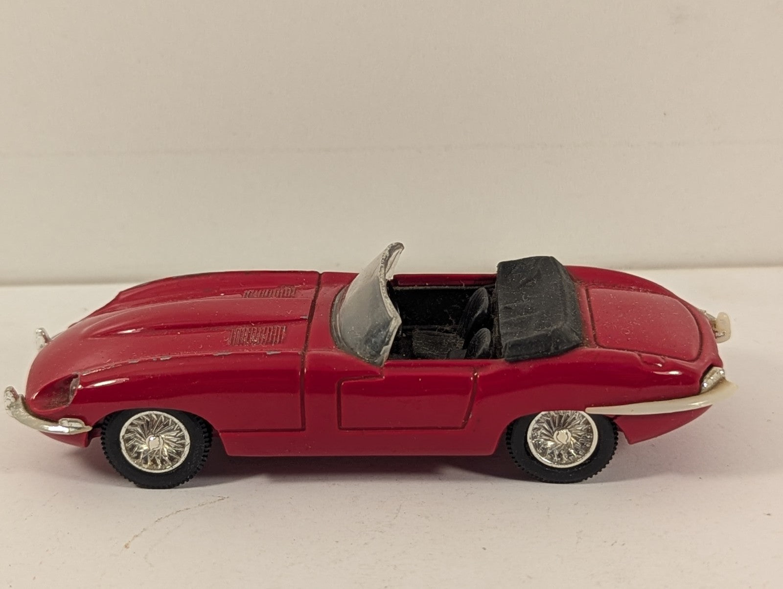 Corgi 1:43 Jaguar E-Type Convertible