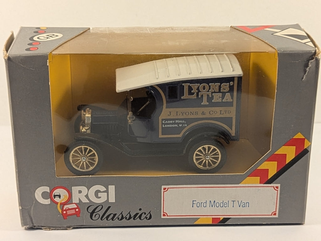 Corgi Classics 865 Ford Model T Van Lyons' Tea