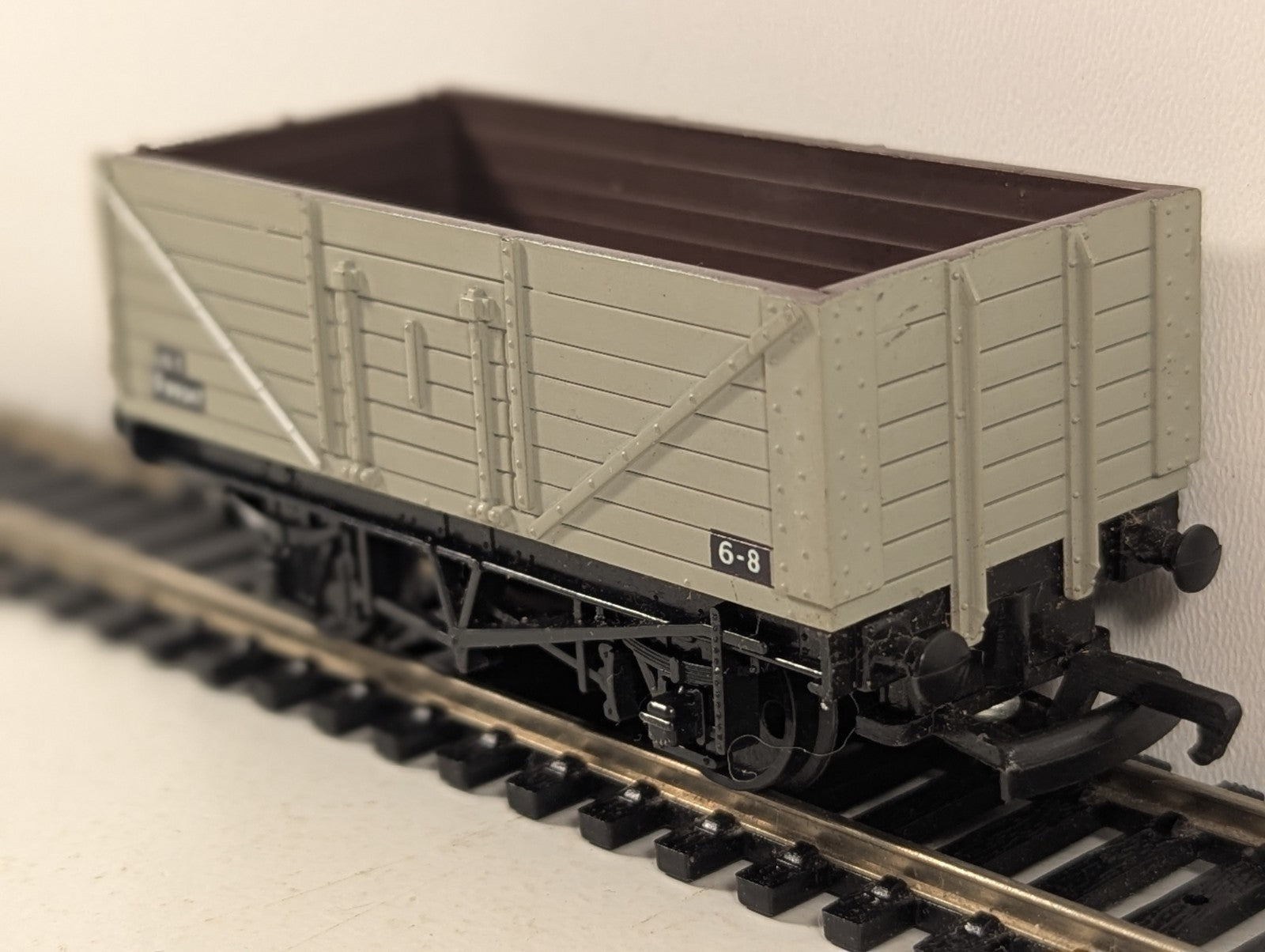 Mainline OO Gauge BR Grey 7-Plank Open Wagon P99347