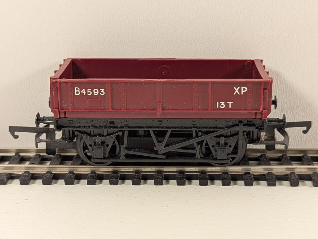 Tri-ang Railways R113 13-Ton Drop-Side Goods Wagon B4593 – OO Gauge