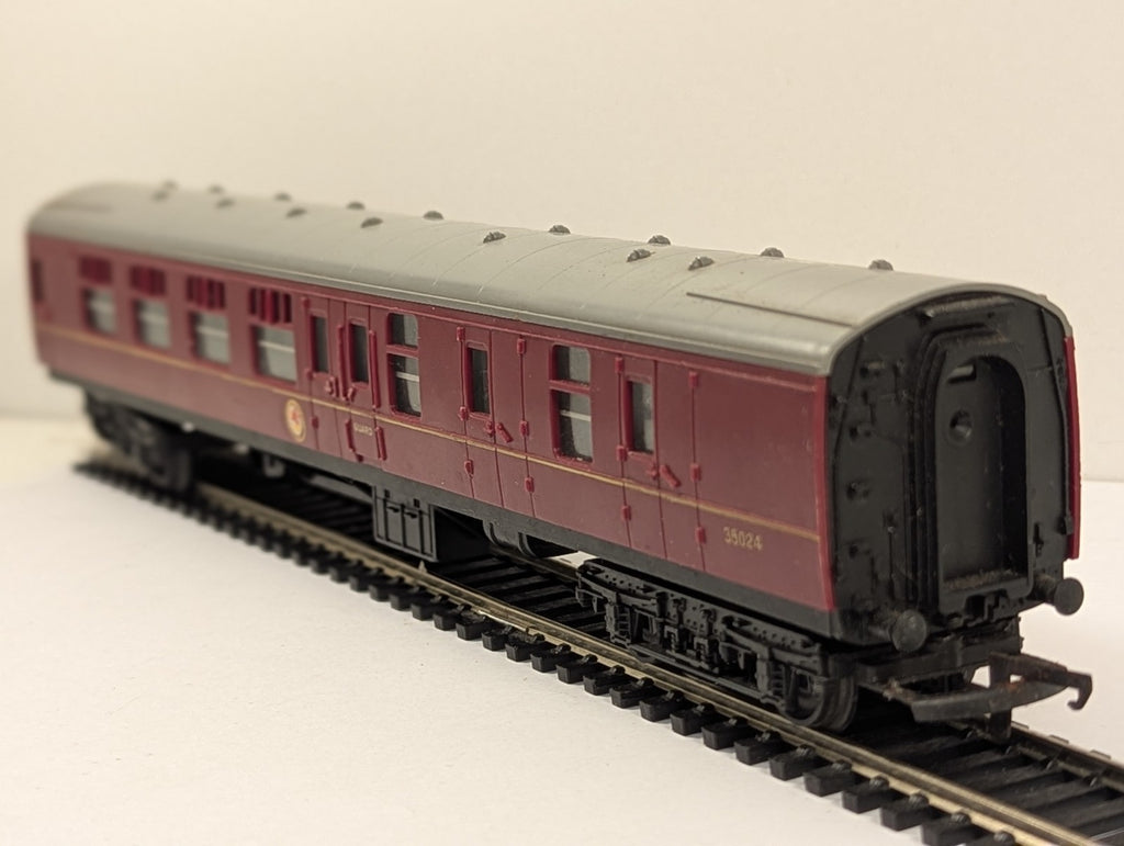 Tri-ang R423 OO Gauge BR Mk1 Brake Second Coach 35024 Maroon