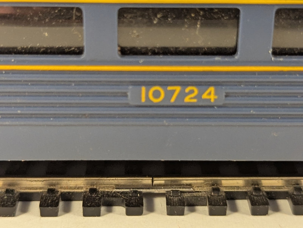 Tri-ang OO Gauge Transcontinental Passenger Coach 10724 Blue and Yellow R25