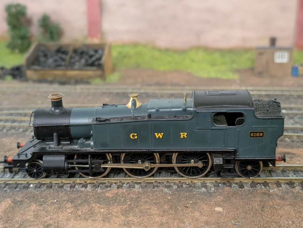 Mainline 937083 Class 61xx 2-6-2T 6169 in GWR green OO Gauge