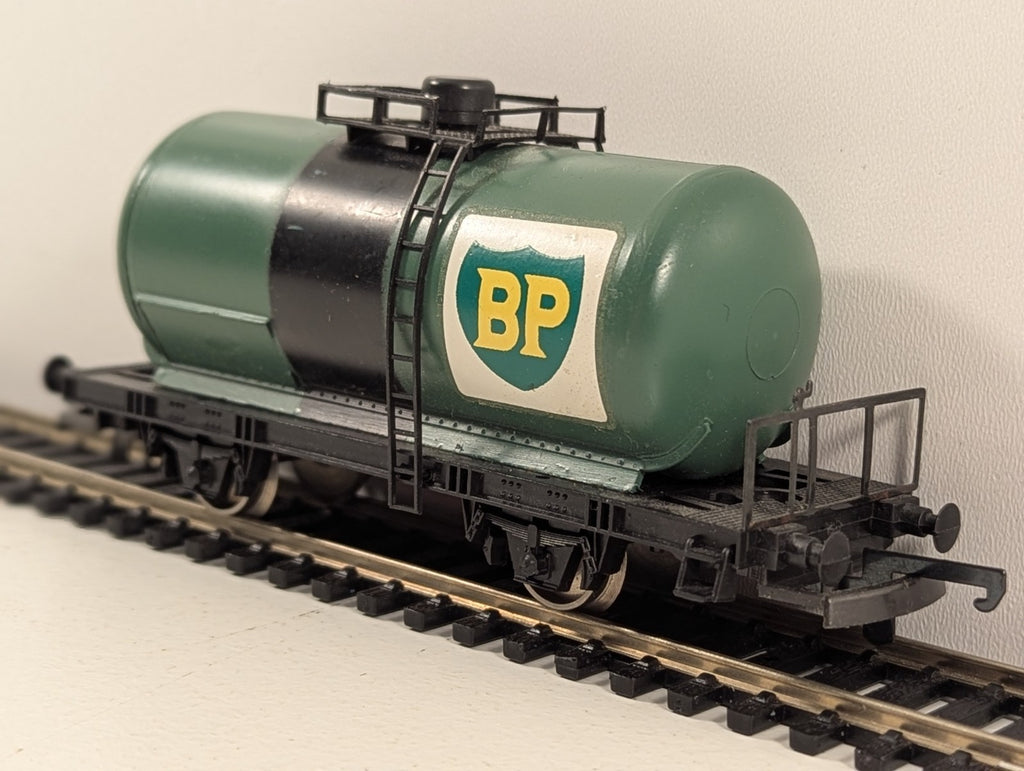 Lima HO Gauge BP Green Tanker Wagon
