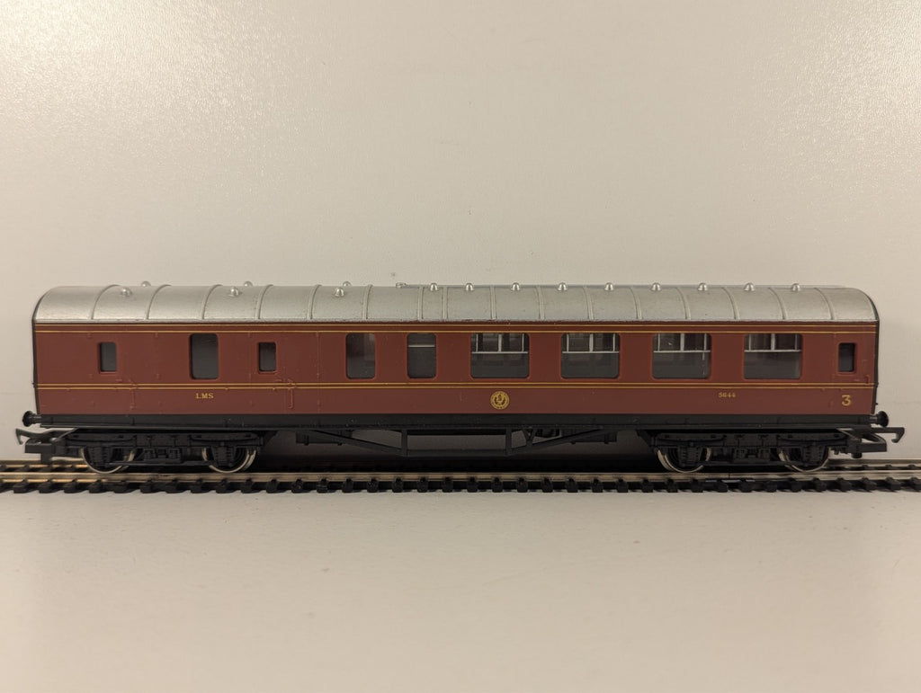 Hornby OO Gauge LMS Brake Third Coach