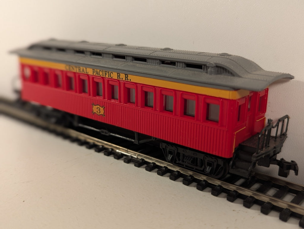 Bachmann 43-1029-24 HO Gauge Central Pacific 47ft Old Time Coach - Boxed