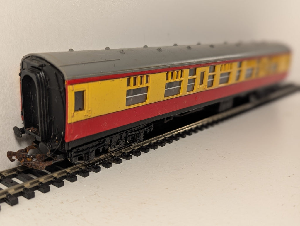 Hornby OO Gauge LMS Composite Coach Passenger Coach 15210 BR Crimson