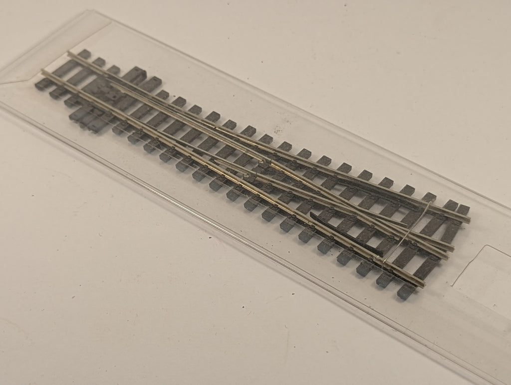 PecoSL-E392F HOe Gauge Code 55 small Radius Electrofrog LeftHand Turnout - Boxed