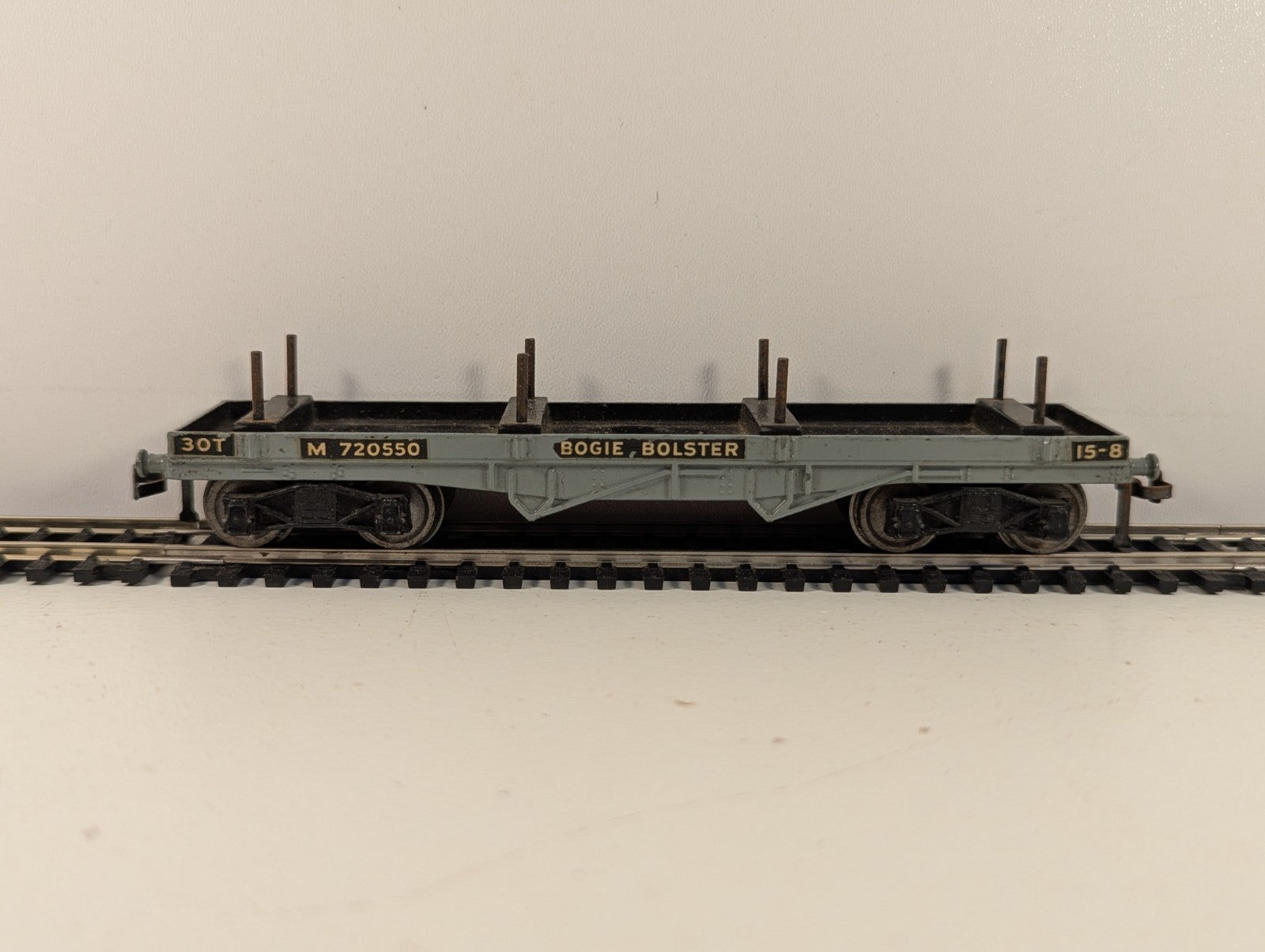 Hornby Dublo 32051 OO Gauge BR Grey Bogie Bolster Wagon - Wrong Box