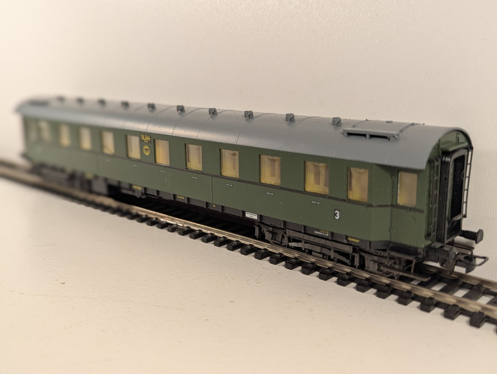 Liliput 843 02 HO Gauge DRG Third Class Passenger Coach - Boxed