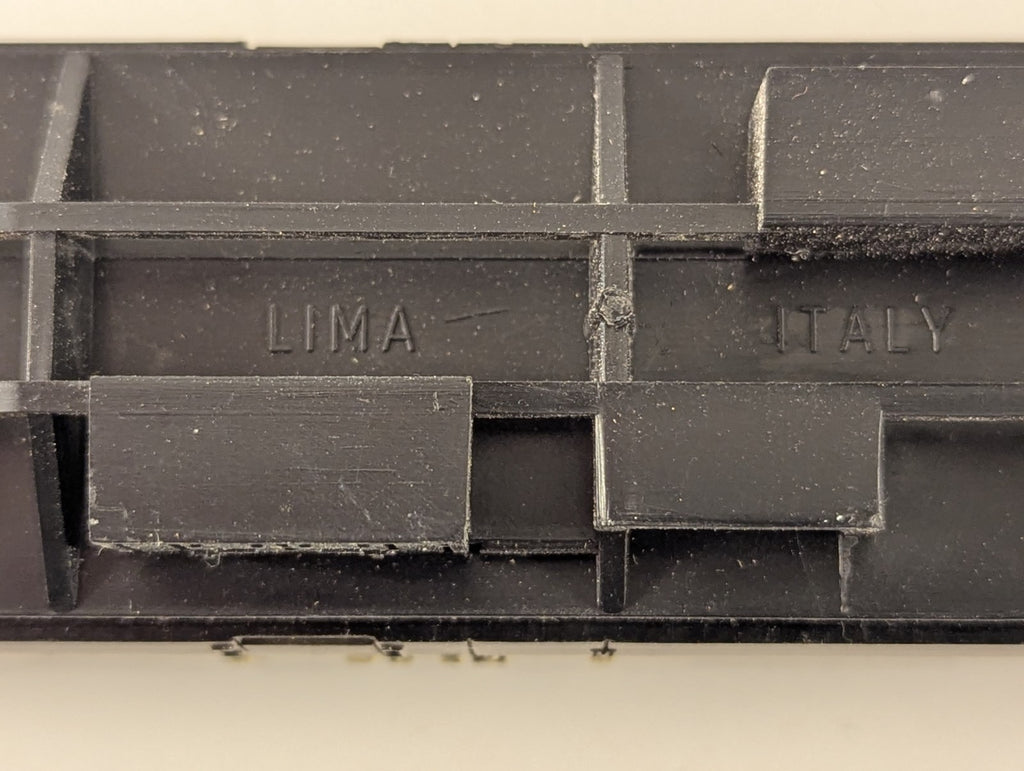 Lima OO Gauge BR Mk1 Brake Coach Chocolate & Cream