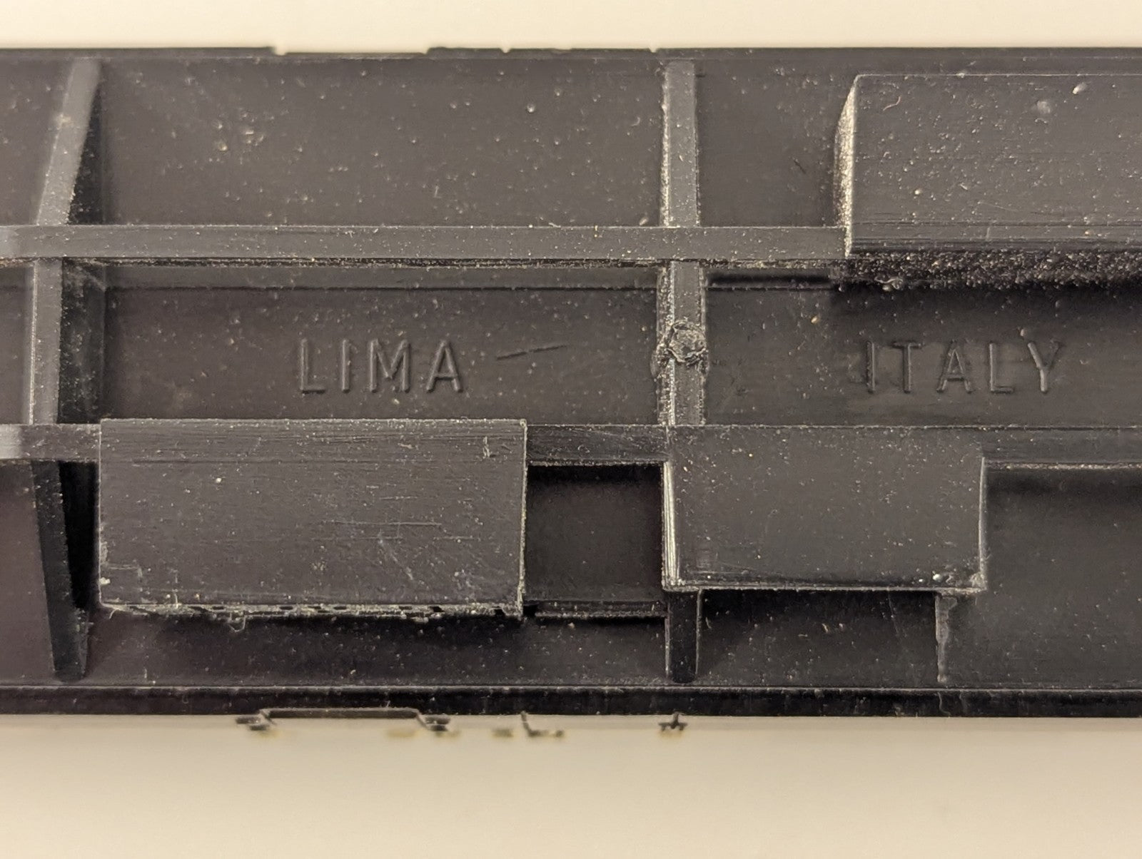 Lima OO Gauge BR Mk1 Brake Coach Chocolate & Cream