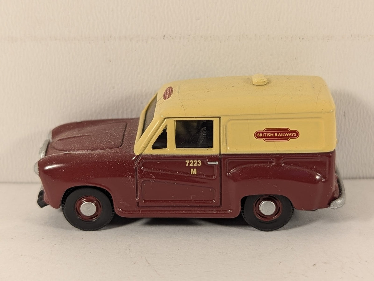 Classix OO Gauge Austin A-35 Van Die-cast Vehicle 7223/M