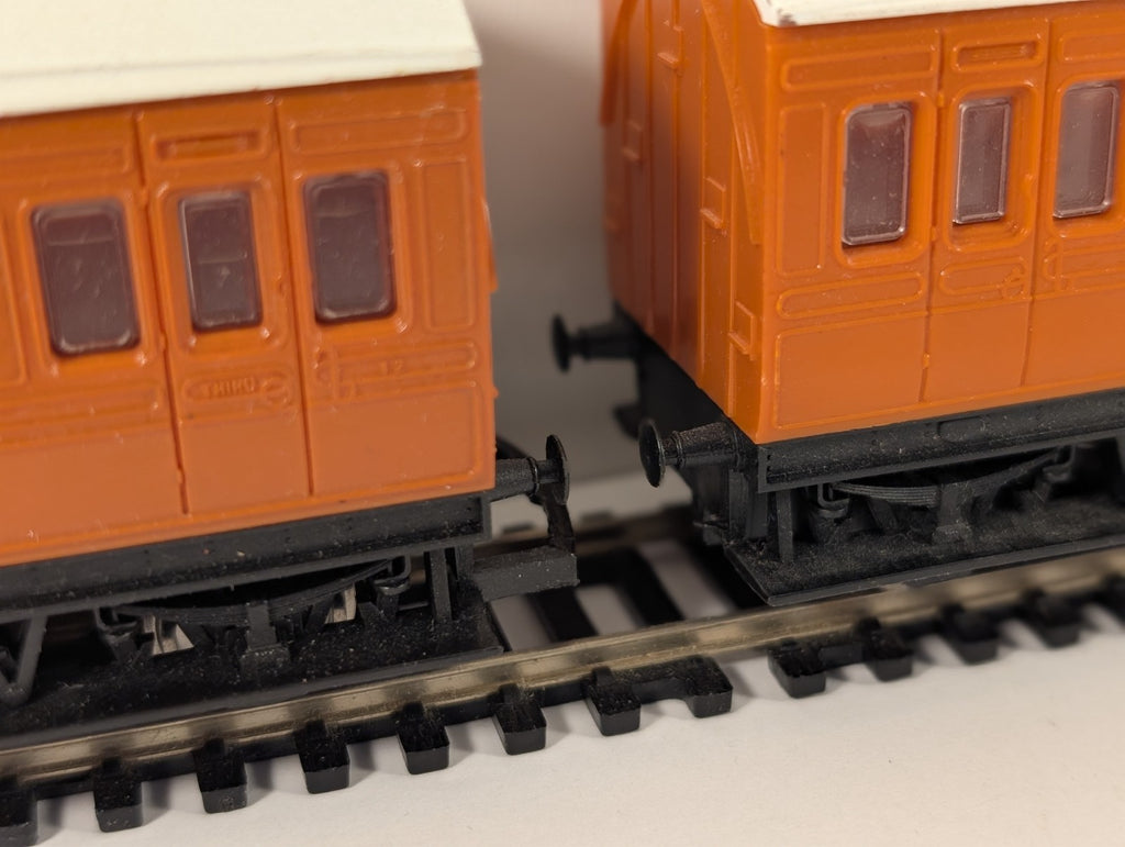 Hornby R110 & R112 OO Gauge Annie and Clarabel Coaches
