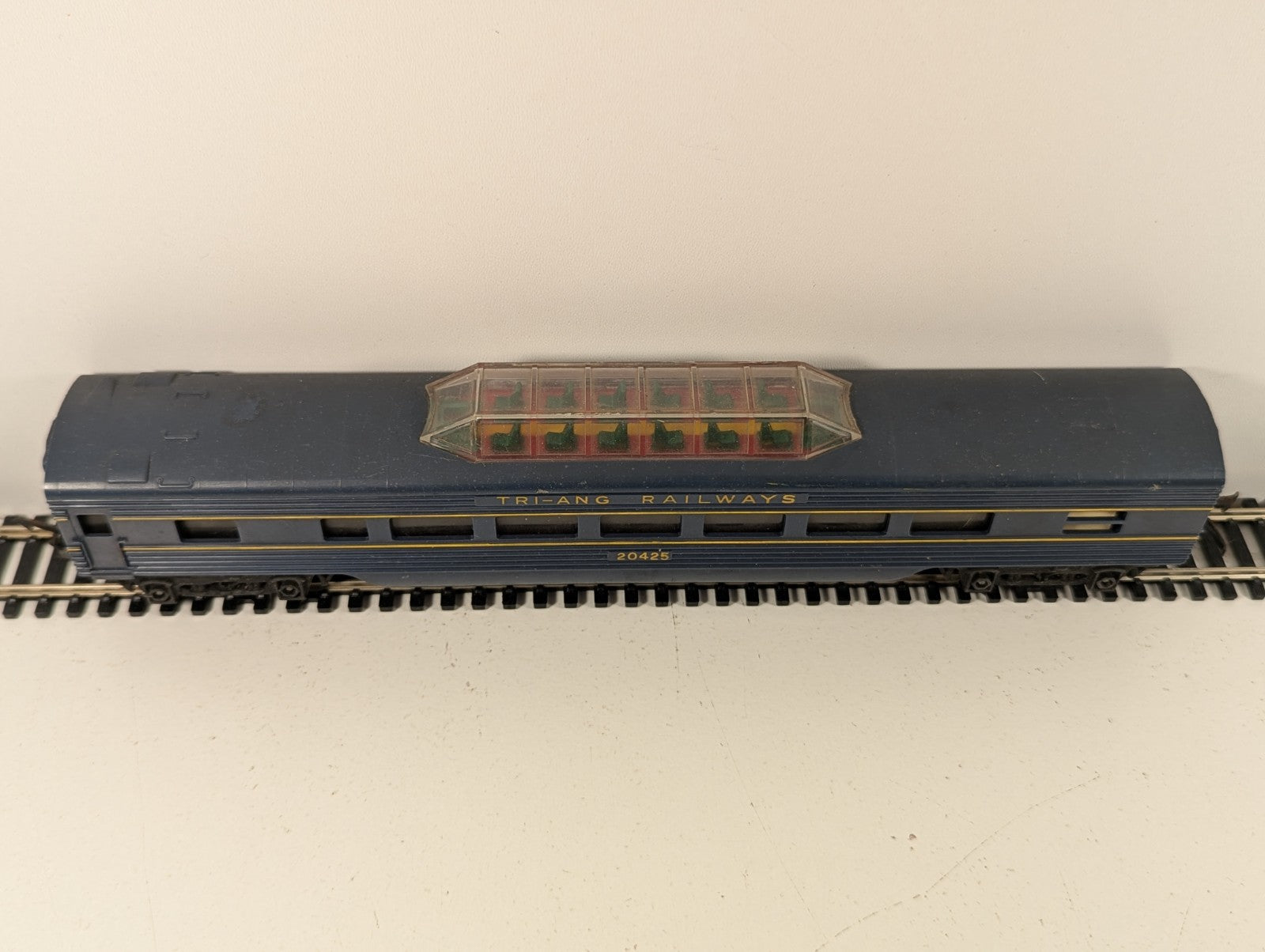 Tri-ang OO Gauge Transcontinental Vista Dome Coach