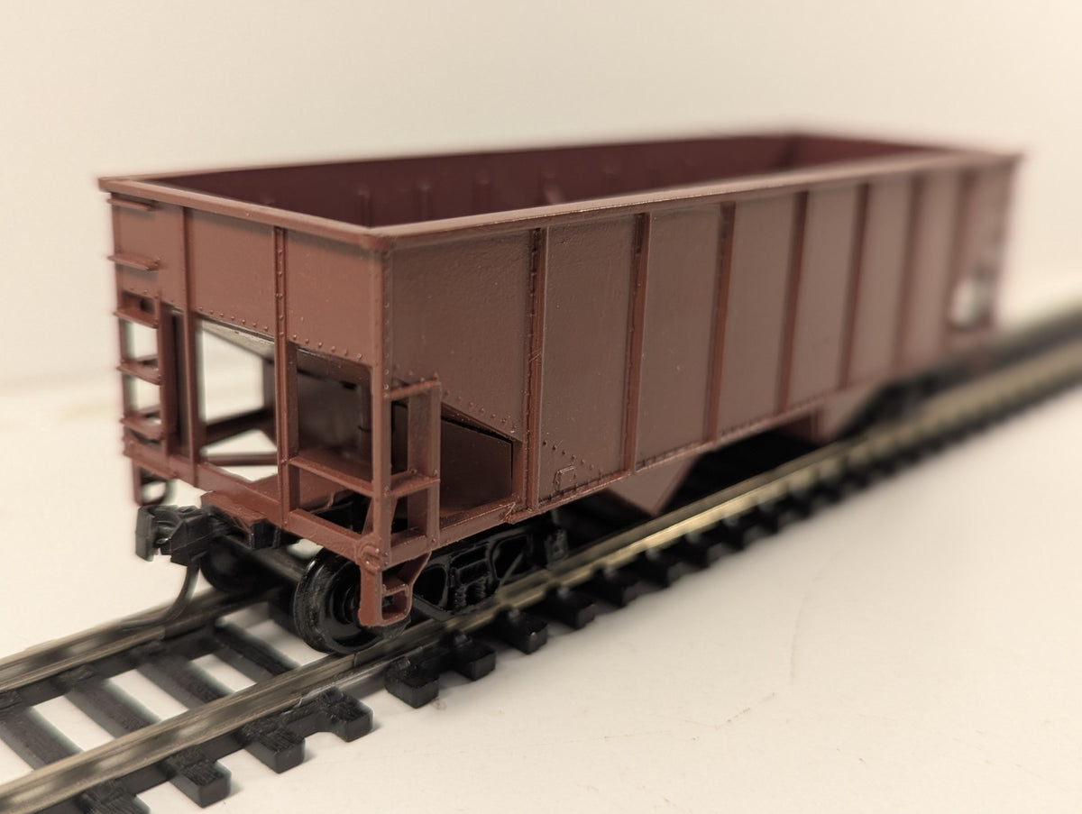 Walthers HO Gauge 2-Bay Steel Hopper – Lettering Removed