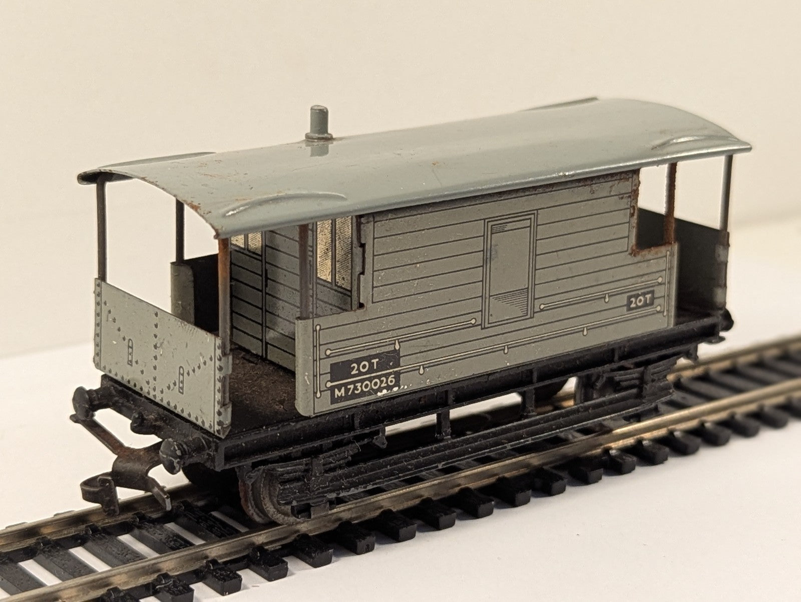 Hornby Dublo OO Gauge BR 20 Ton Goods Brake Van