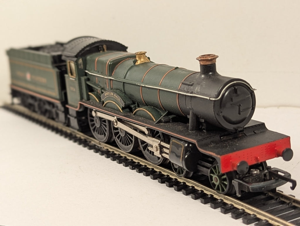 Hornby OO Gauge GWR Hall Class 'Kneller Hall' Steam Locomotive 5934