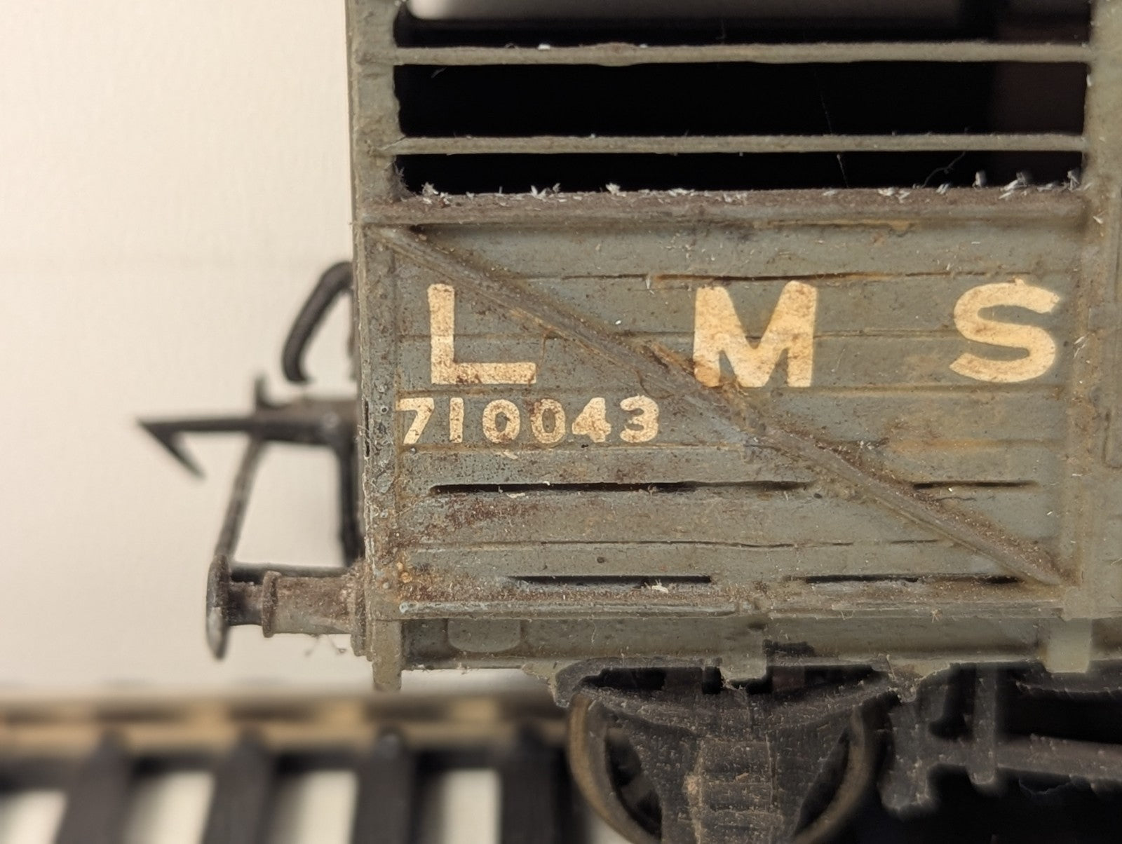 Kitbuilt OO Gauge LMS Large Cattle Wagon Goods Wagon 8456 LMS Grey