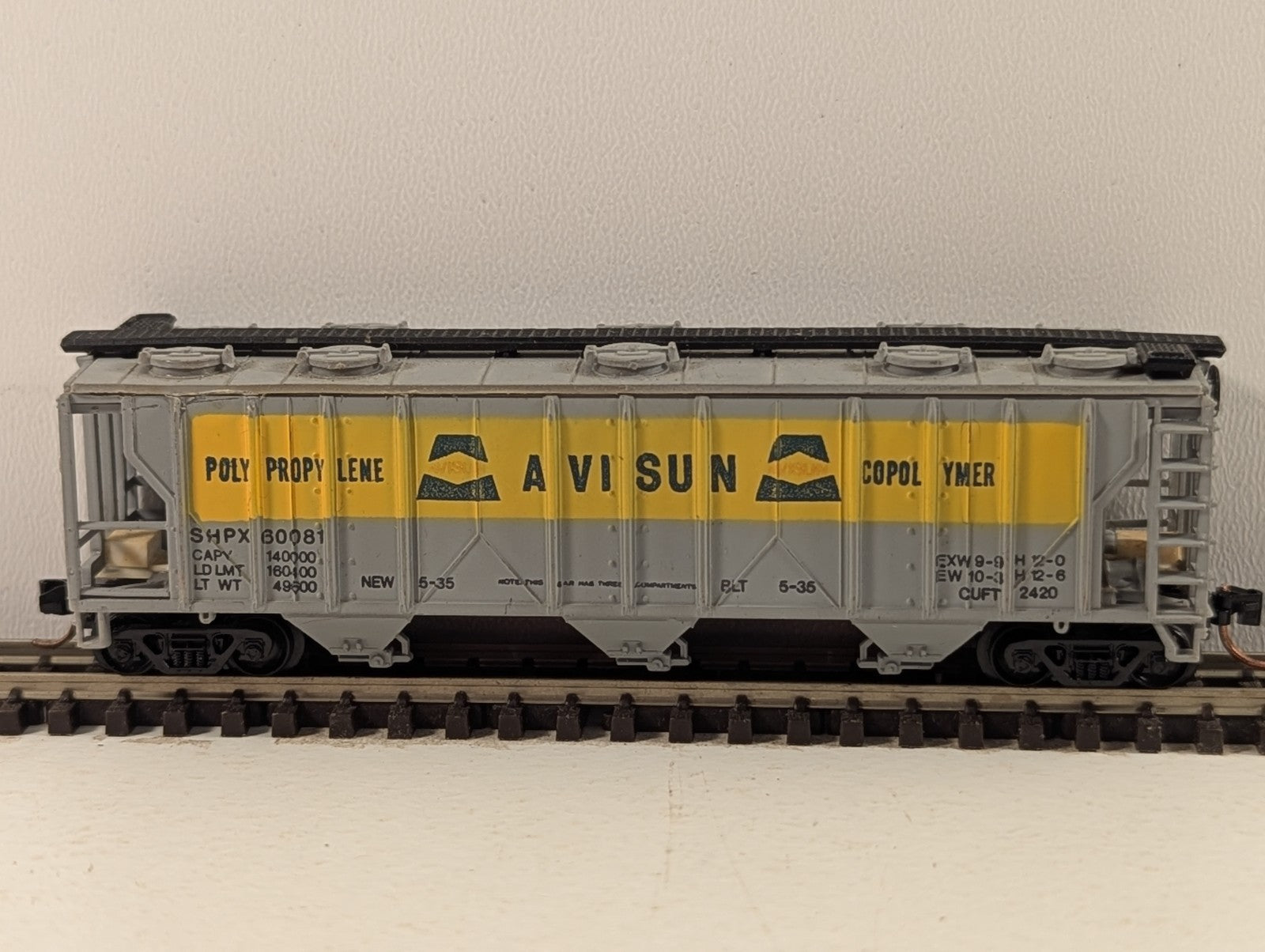 Bachmann N Gauge Avisun 47ft Covered Hopper