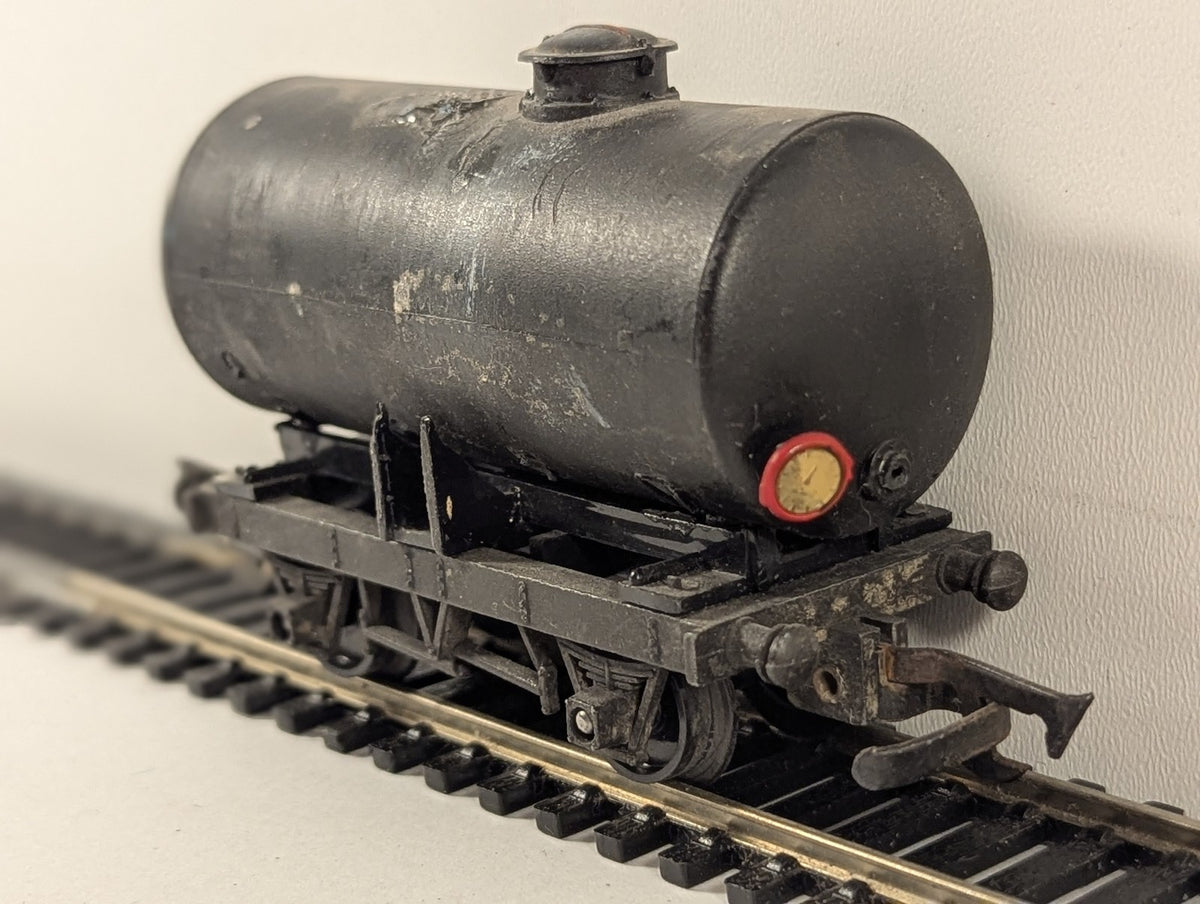 Tri-ang OO Gauge 4-Wheel Tank Wagon Custom Black