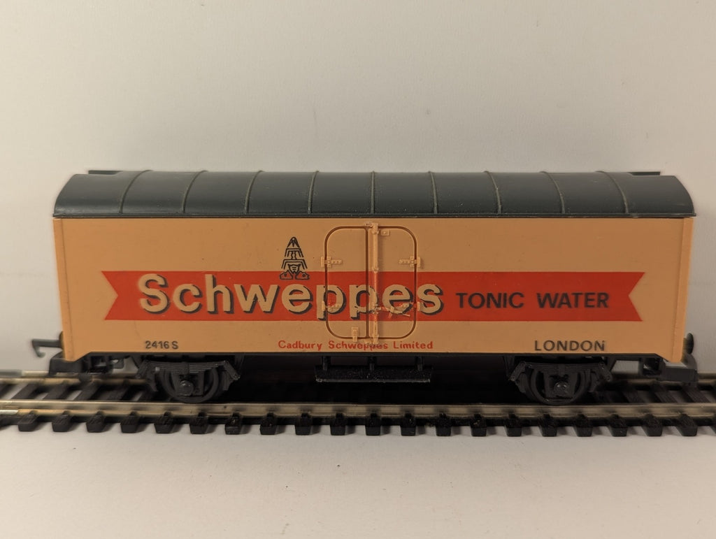 Hornby OO Gauge Schweppes Tonic Water Closed Van Goods Wagon 2416 S