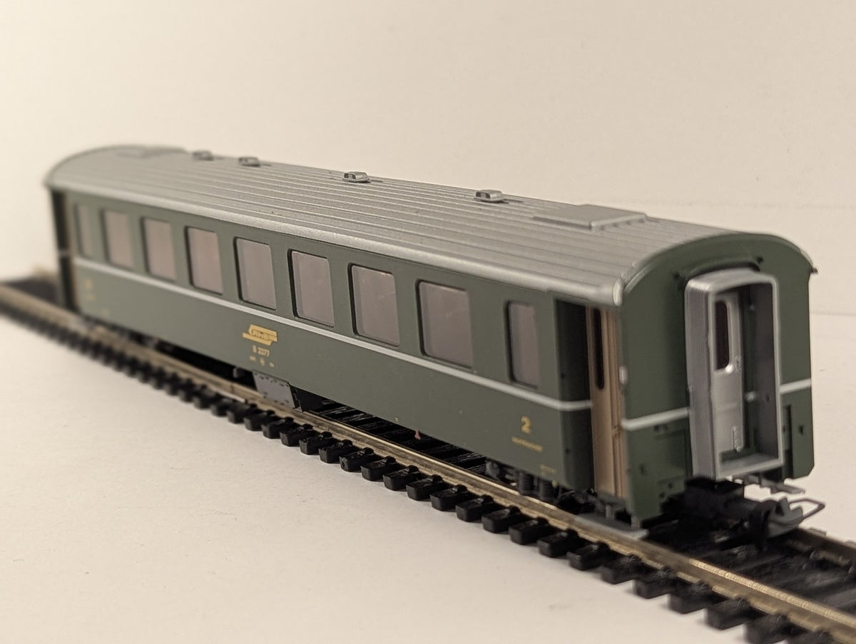 Bemo H0m RhB EW I Second Class Coach B 2377 Passenger Coach RhB green 3240 117