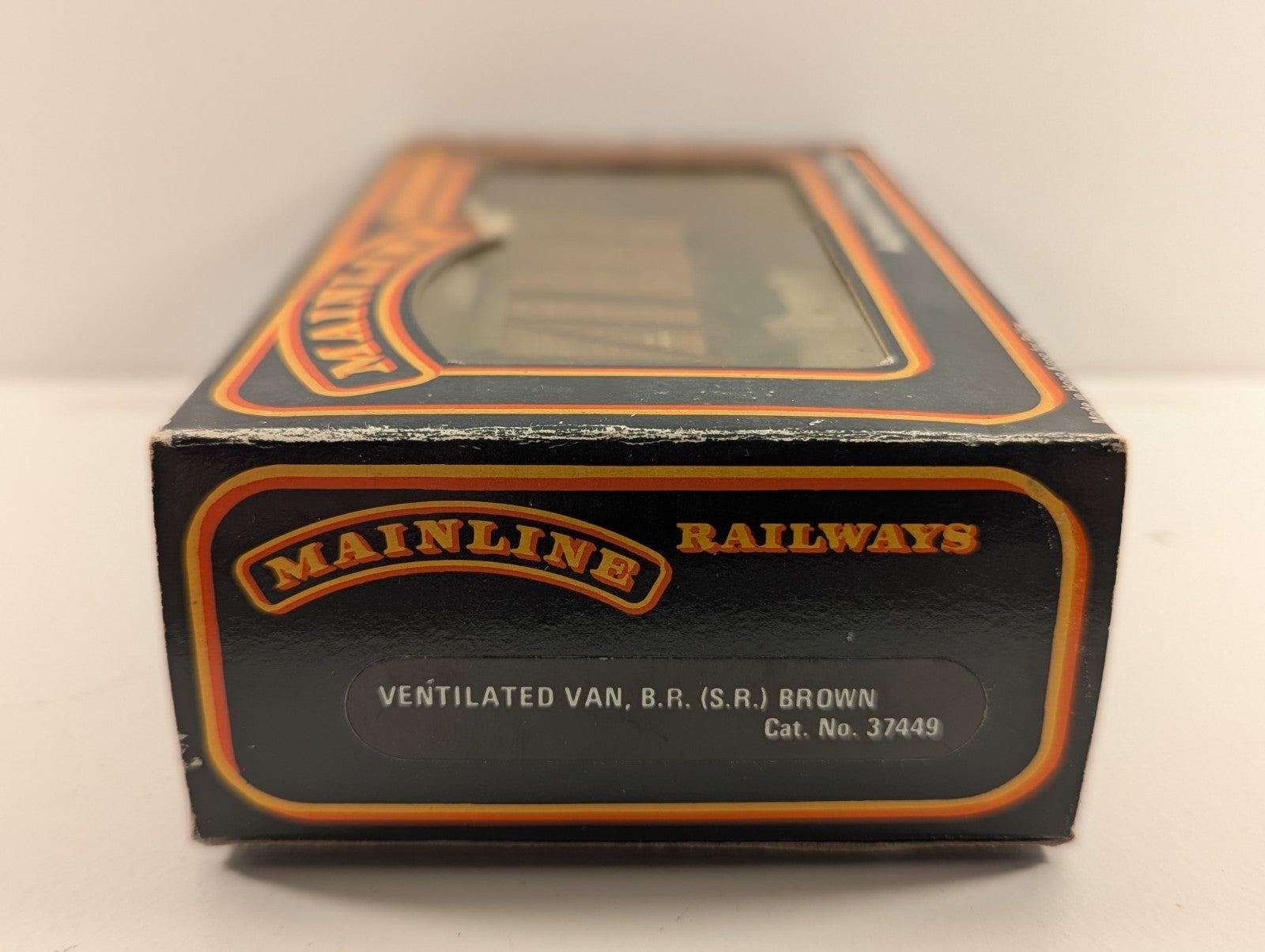 Mainline OO Gauge BR (SR) Brown Ventilated Van