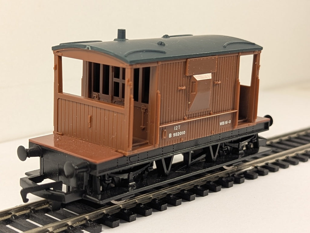 Hornby OO Gauge BR 20 Ton Brake Van Goods Wagon B952010 BR Bauxite