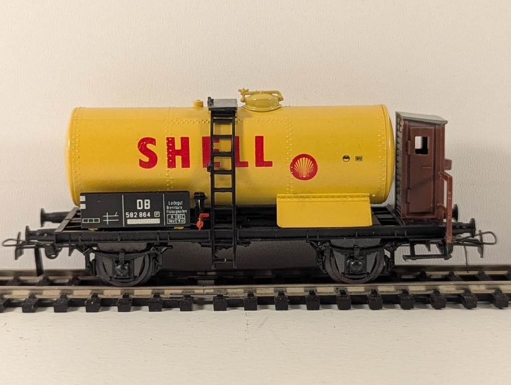 Schicht HO Gauge Shell Oil Tanker Wagon