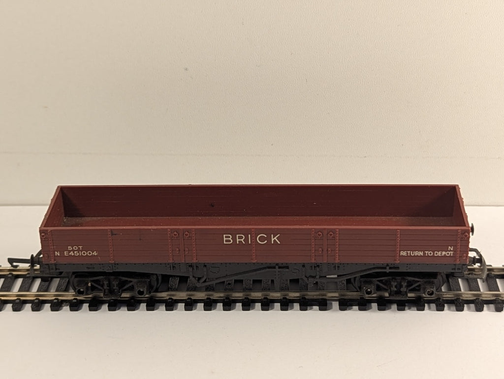 Tri-ang OO Gauge R219 50T Bogie Brick Wagon E451004