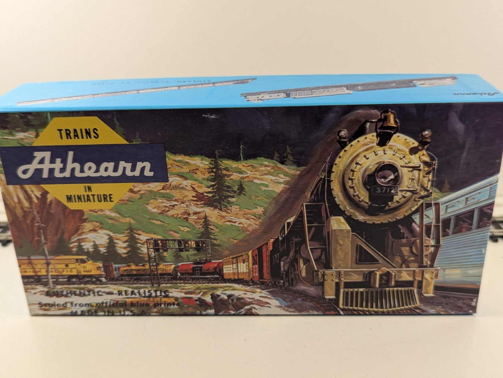 Athearn HO Maine Central Boxcar – Weathered
