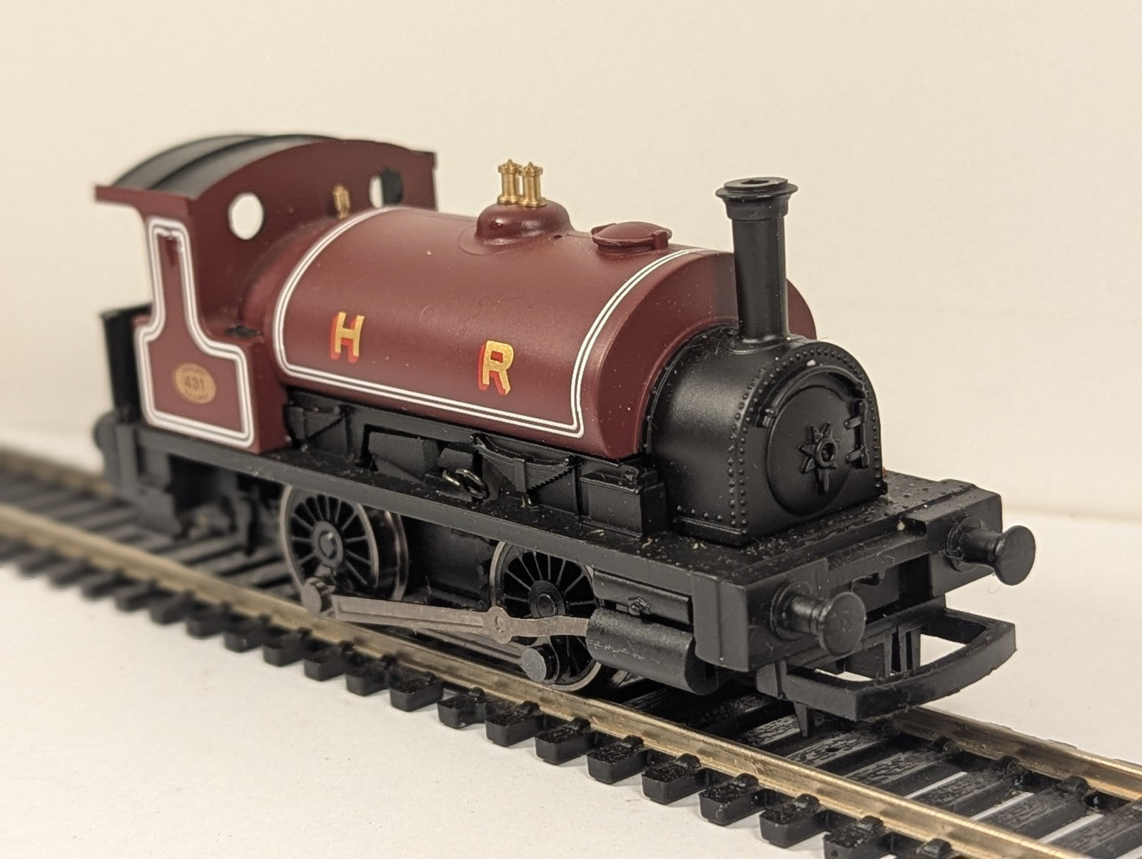 Hornby R1157 OO Gauge Class 0F “Pug” 0-4-0ST HR Maroon