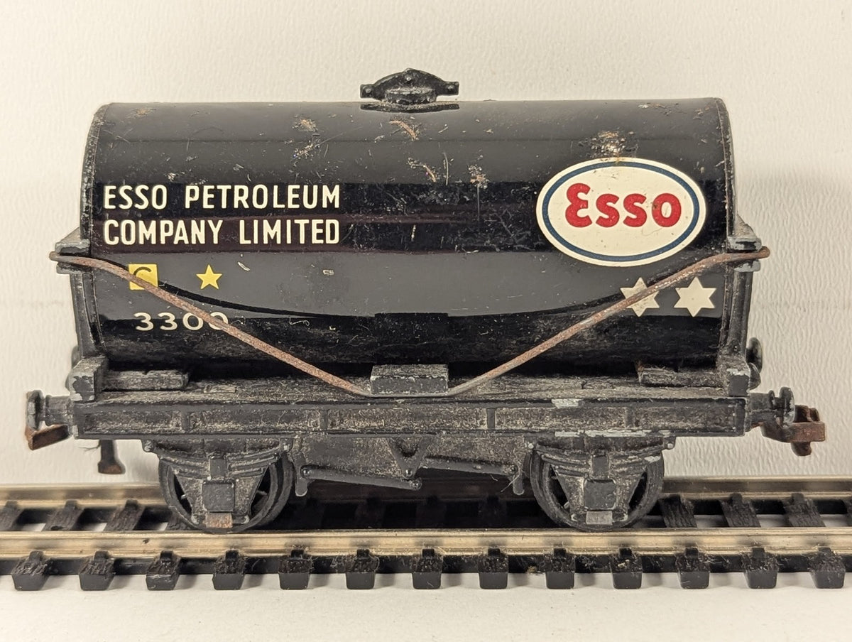 Hornby Dublo OO Gauge Esso Petrol Tank Wagon 3300 in black on a model railway track