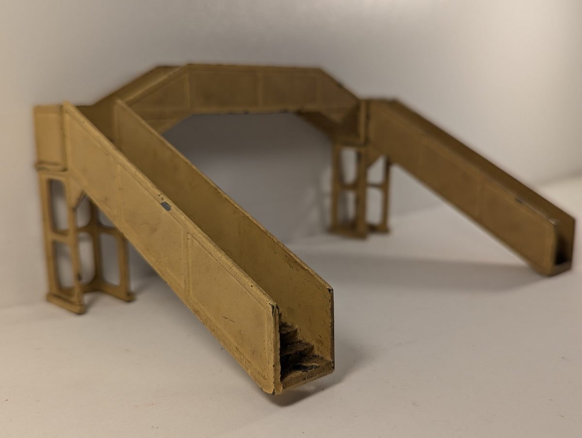 Hornby Dublo OO Gauge D1 Footbridge Cream